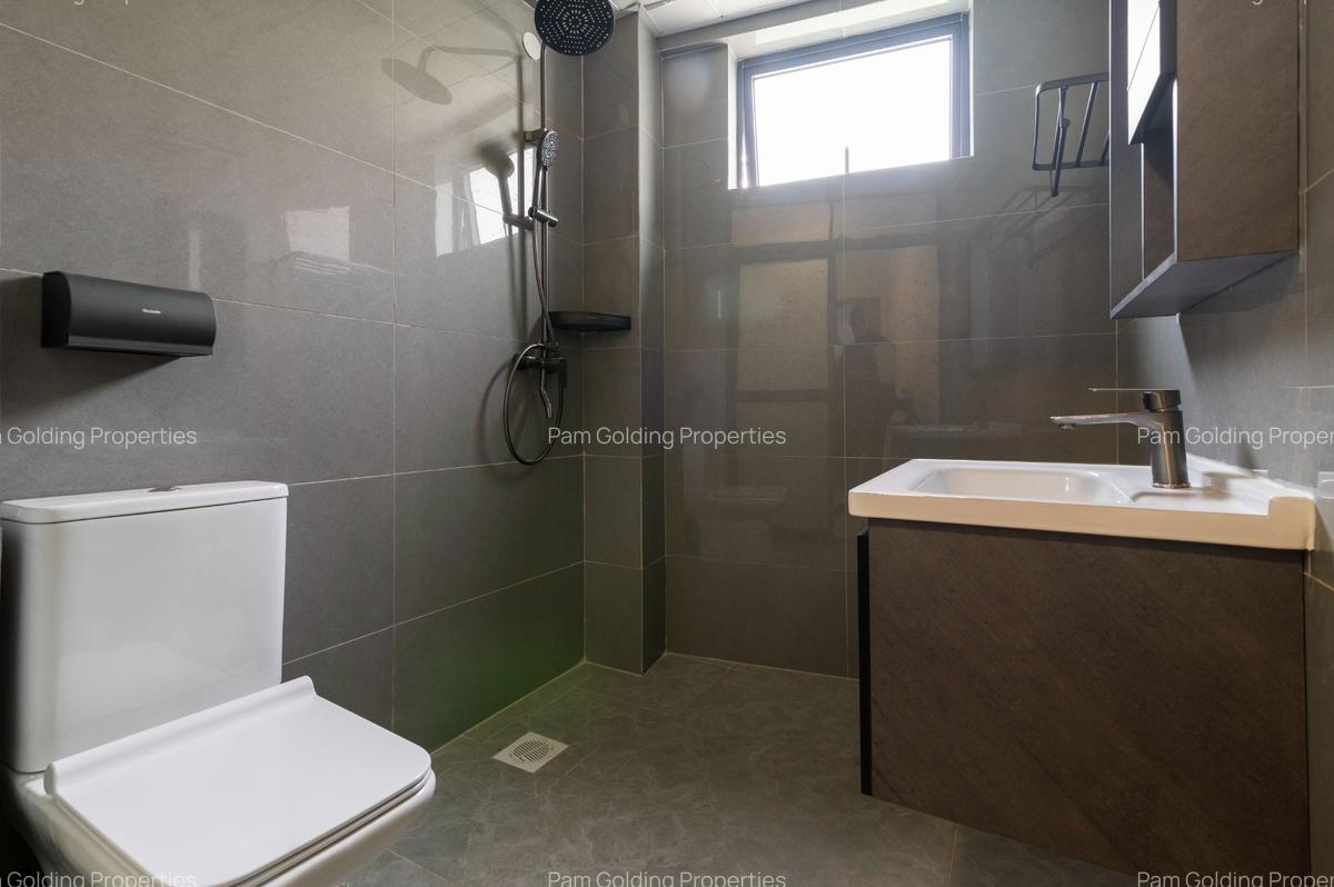 2 Bed Apartment with En Suite in Riverside - 12