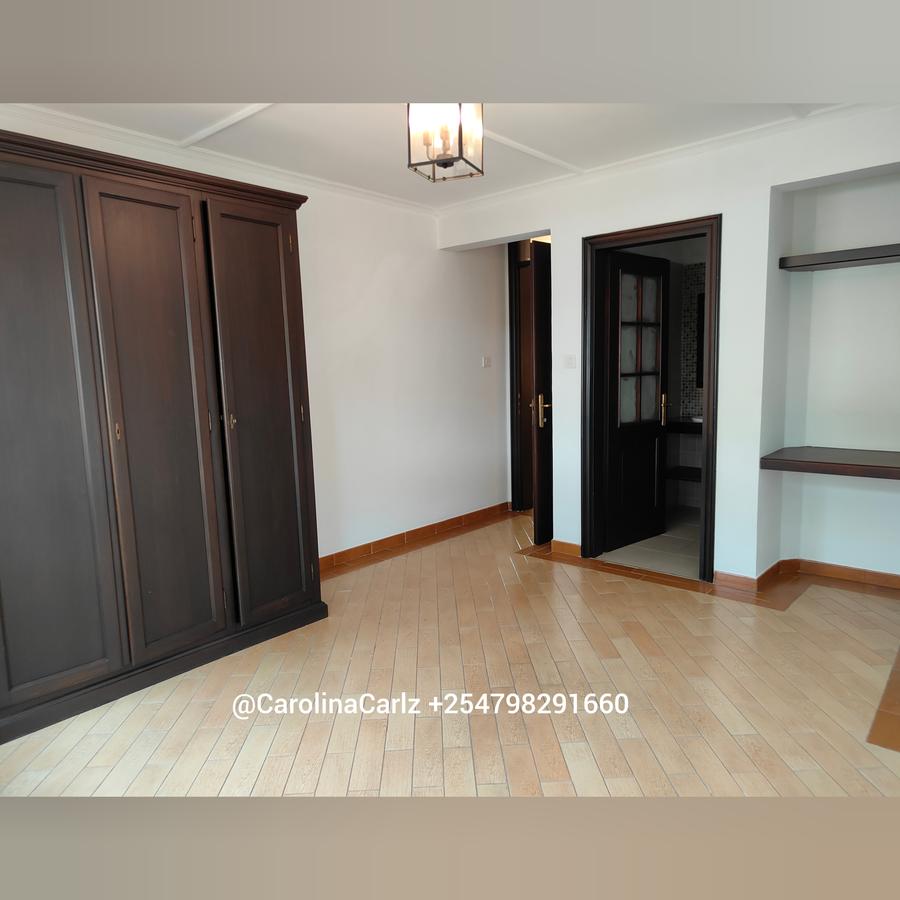 4 Bed Townhouse with En Suite at Brookside Drive - 17