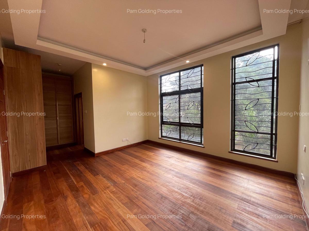 4 Bed Apartment with En Suite in General Mathenge - 17