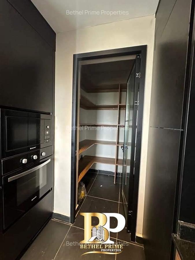3 Bed Apartment with En Suite in Brookside - 7