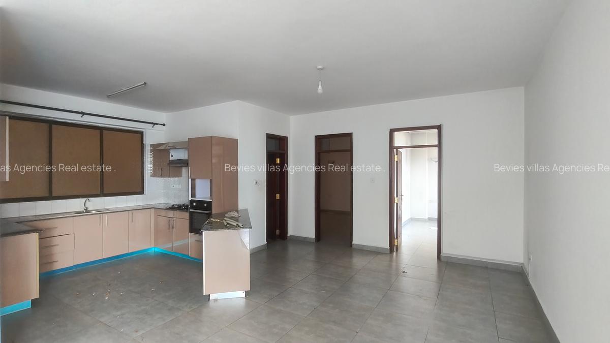 3 Bed Apartment with En Suite at Parklands - 13