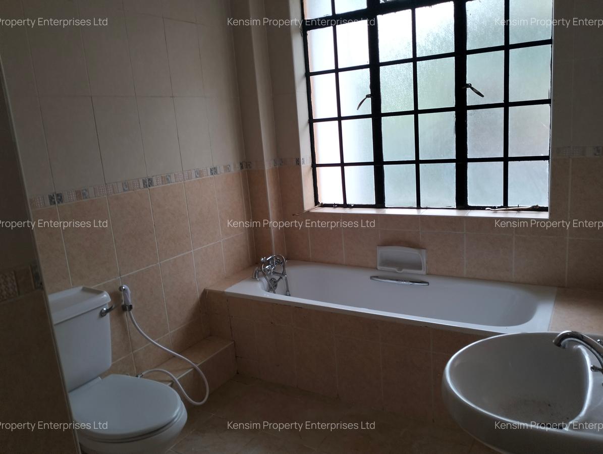 4 Bed Townhouse with En Suite in Lavington - 15