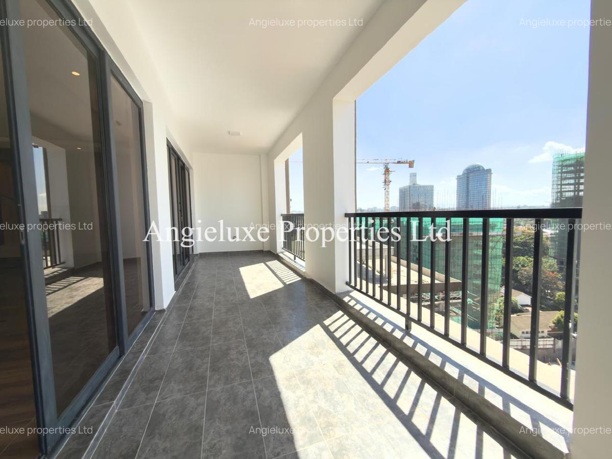 3 Bed Apartment with En Suite at Brookside Drive - 3