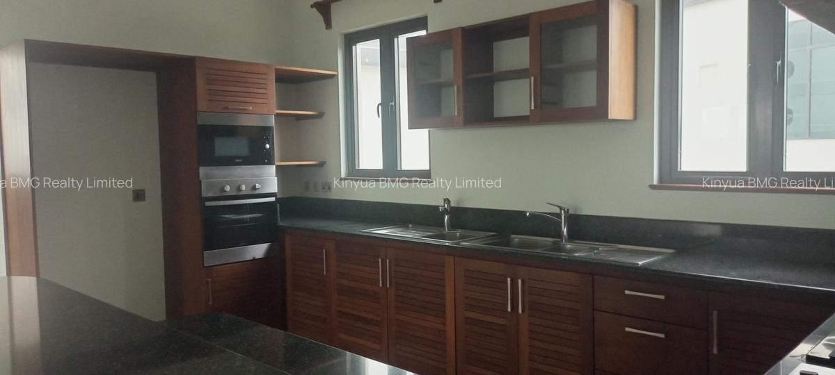 Serviced 2 Bed Apartment with En Suite at Tamarid - 4