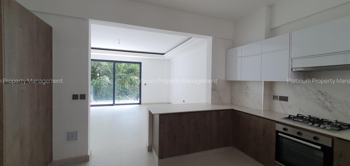 2 Bed Apartment with En Suite at Brookside - 6