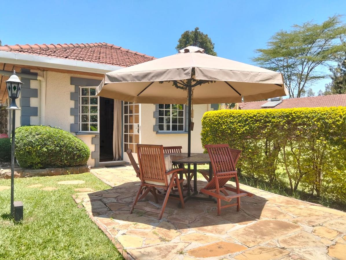 1 bed house with en suite at karen