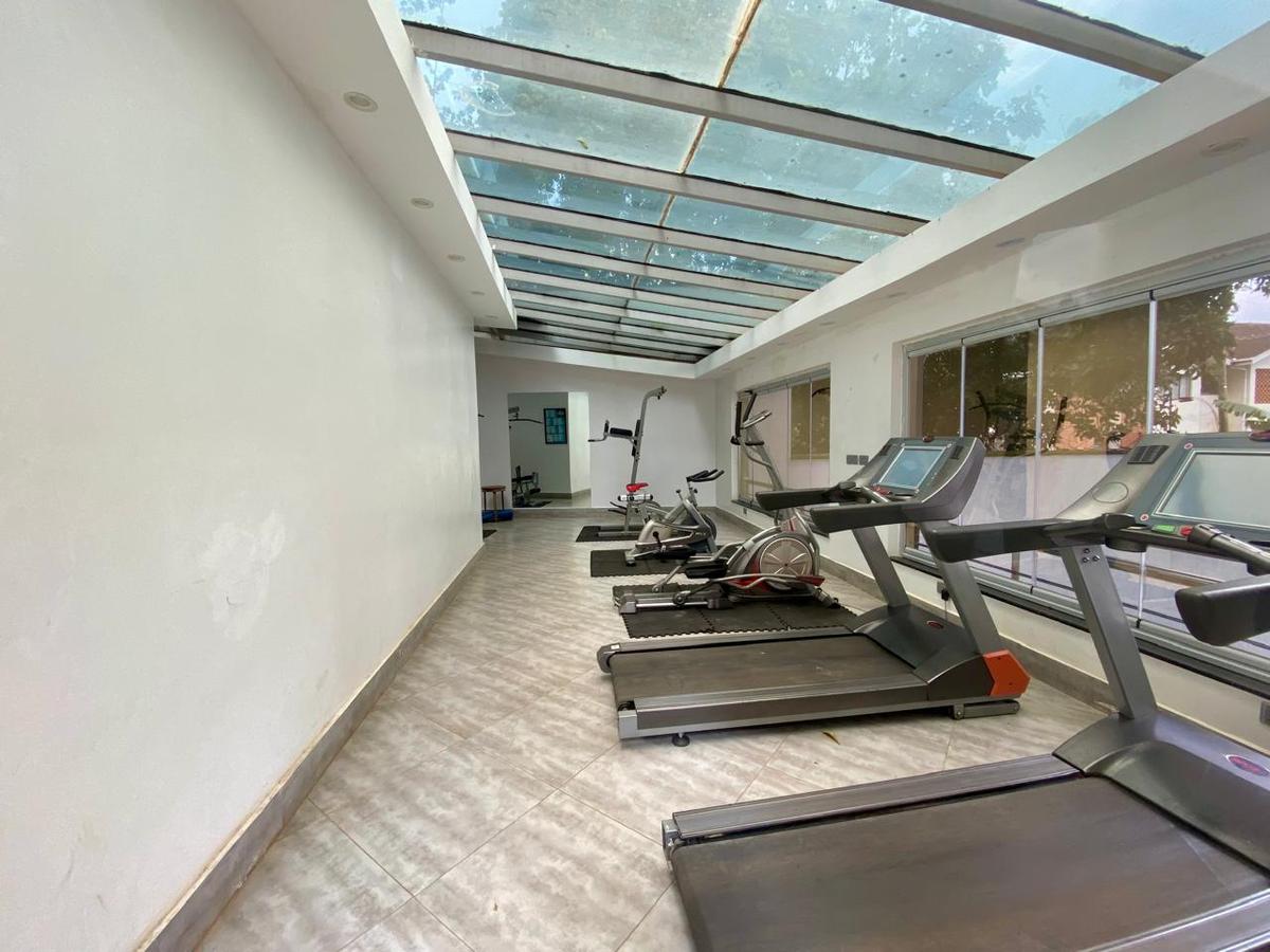 3 Bed Apartment with En Suite in Riverside - 16