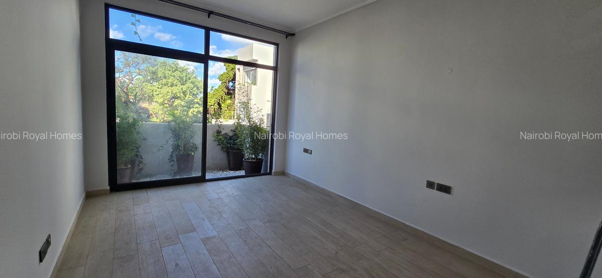 5 Bed Townhouse with En Suite at Lavington Green - 13
