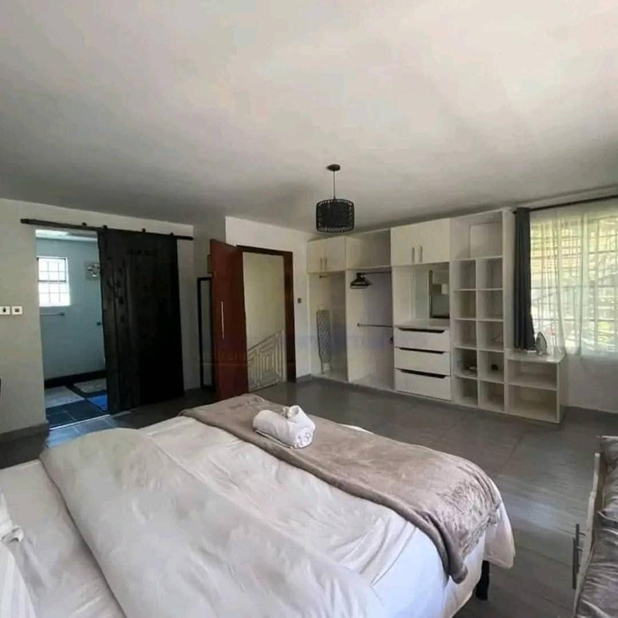 1 Bed House with En Suite at Karen Road - 9
