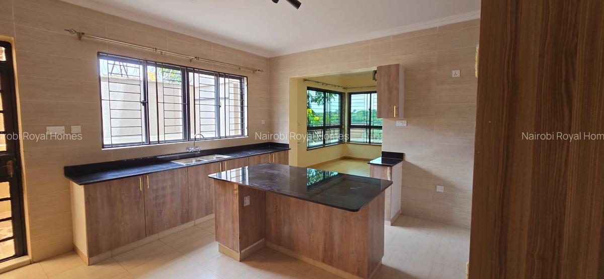 5 Bed Townhouse with En Suite at Lavington Road - 18