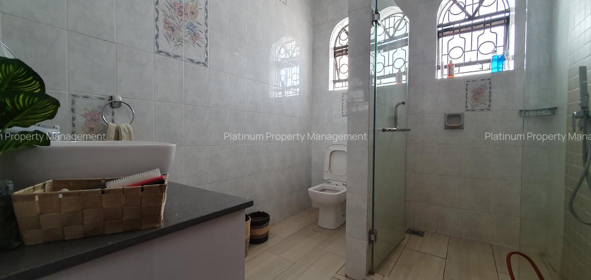 5 Bed House with En Suite at St Michaels Rd - 12