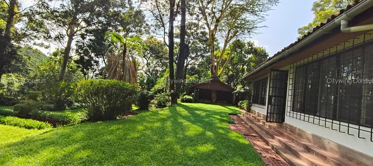 4 Bed House with En Suite in Rosslyn - 3