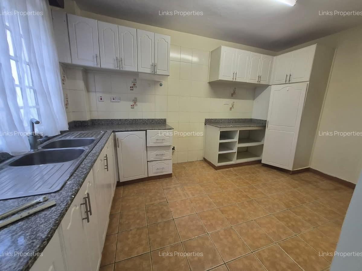 2 Bed Apartment with En Suite at Hardy Area - 11