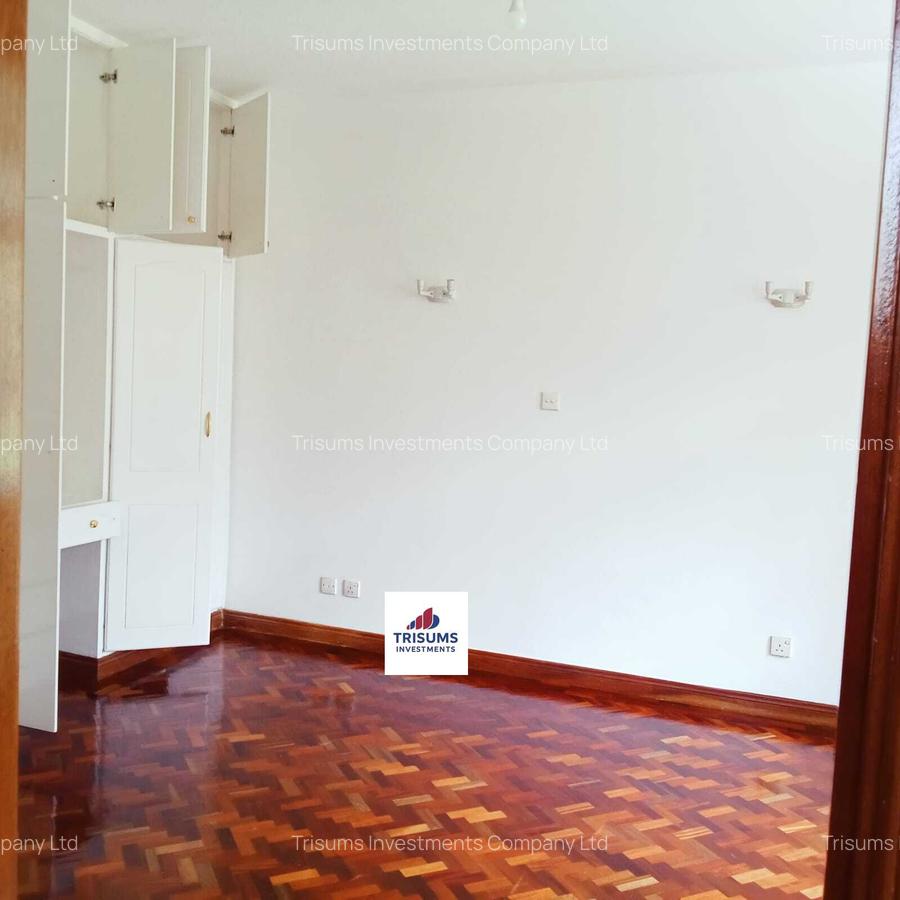 4 Bed Apartment with En Suite at Rhapta Road - 5