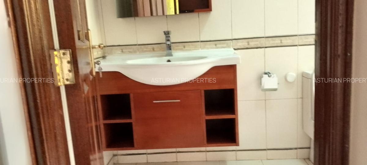 5 Bed Townhouse with En Suite in Karen - 12