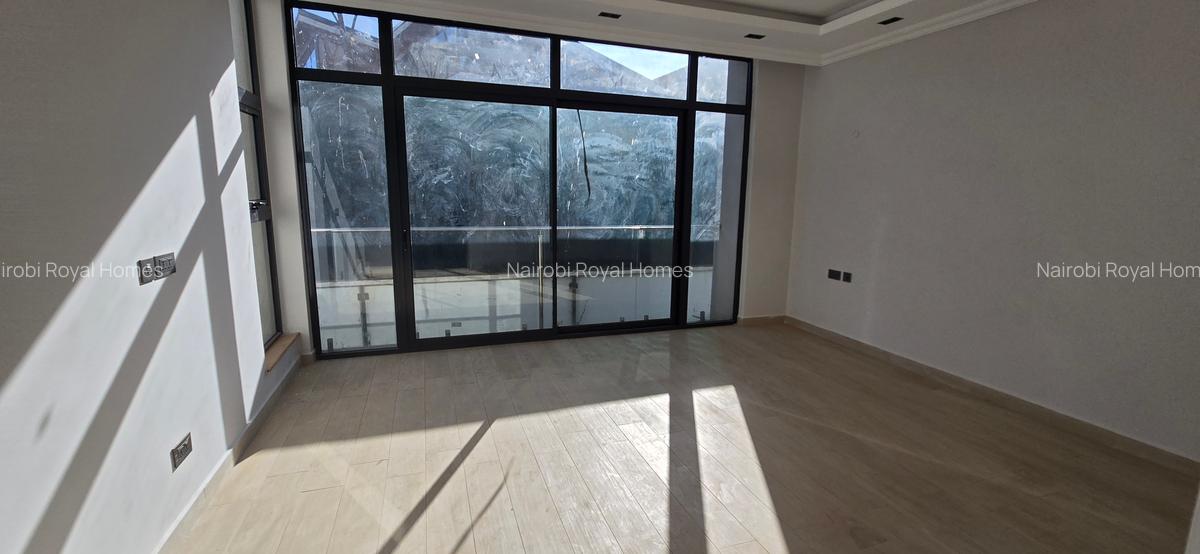 5 Bed Townhouse with En Suite at Lavington Green - 7