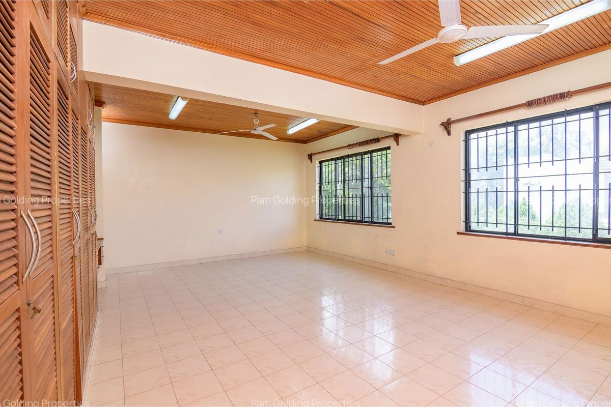4 Bed Townhouse with Staff Quarters in Nyali Area - 10