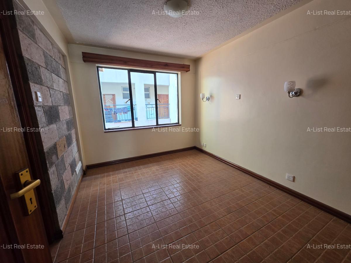 1 Bed Apartment with En Suite at Wood Avenue - 17