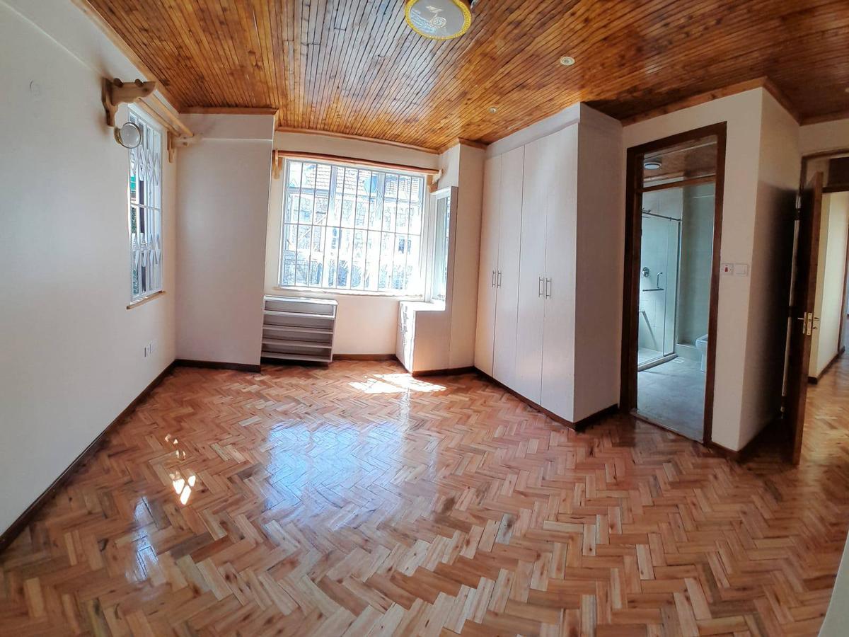 4 Bed House with En Suite in Spring Valley - 17