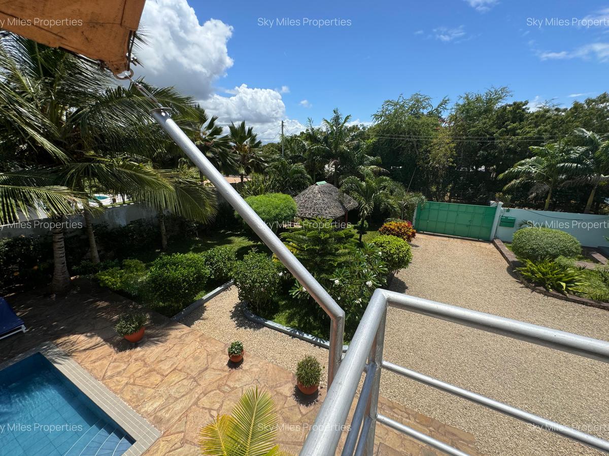 3 Bed Villa with En Suite at Diani Airport - 13