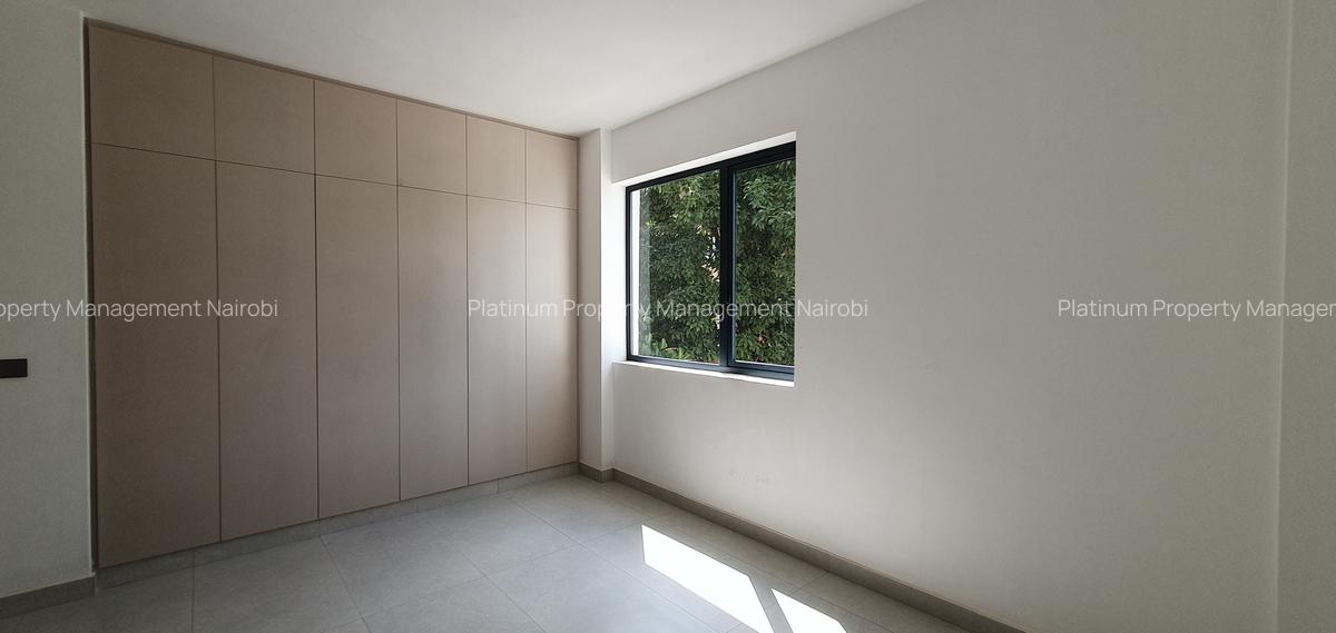 2 Bed Apartment with En Suite at Brookside - 10