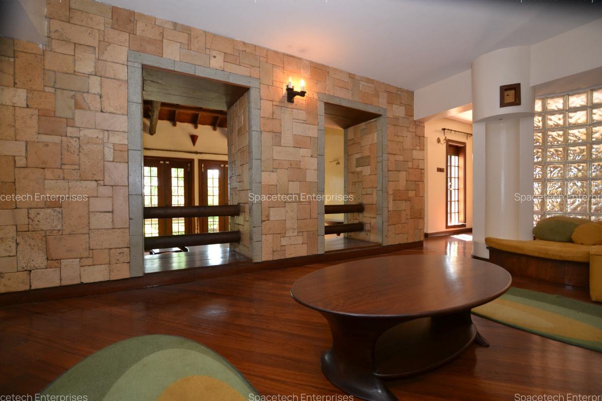 5 Bed House with En Suite in Runda - 6