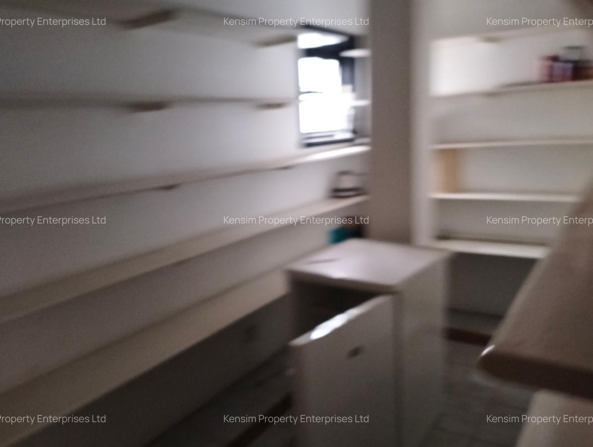 5 Bed Townhouse with En Suite in Riverside - 13