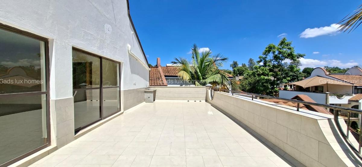 4 Bed Villa with En Suite at Westlands - 8