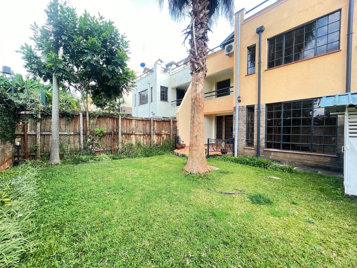 5 Bed Townhouse with En Suite in Lavington - 1