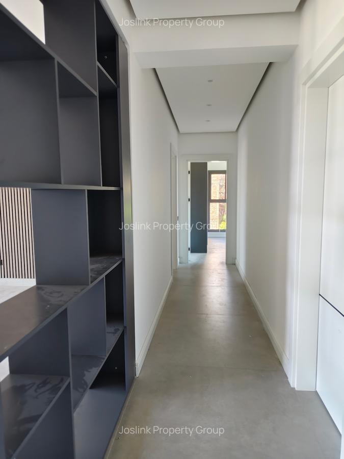 3 Bed Apartment with En Suite at Central - 15
