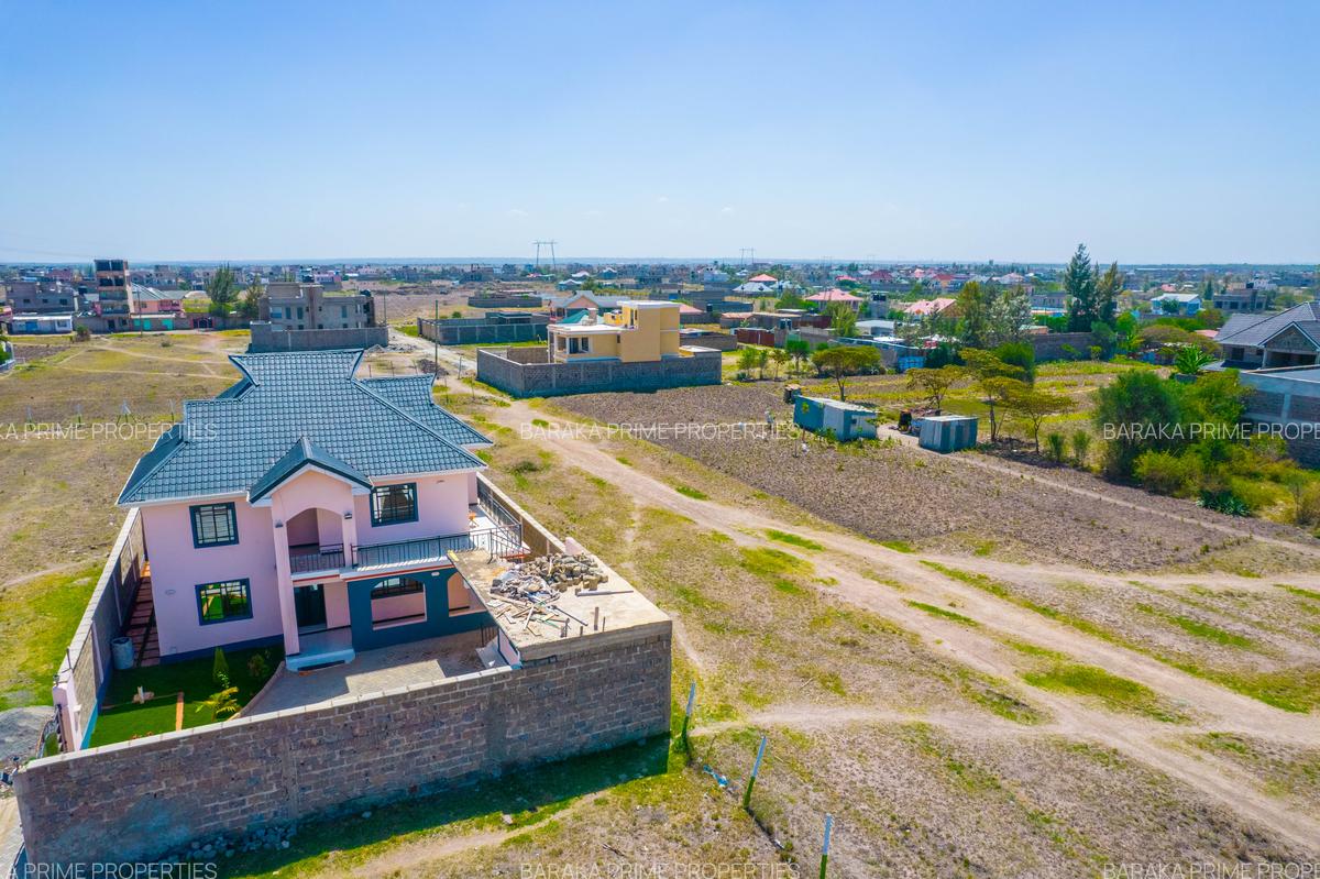 0.035 ha Land in Kamakis - 10