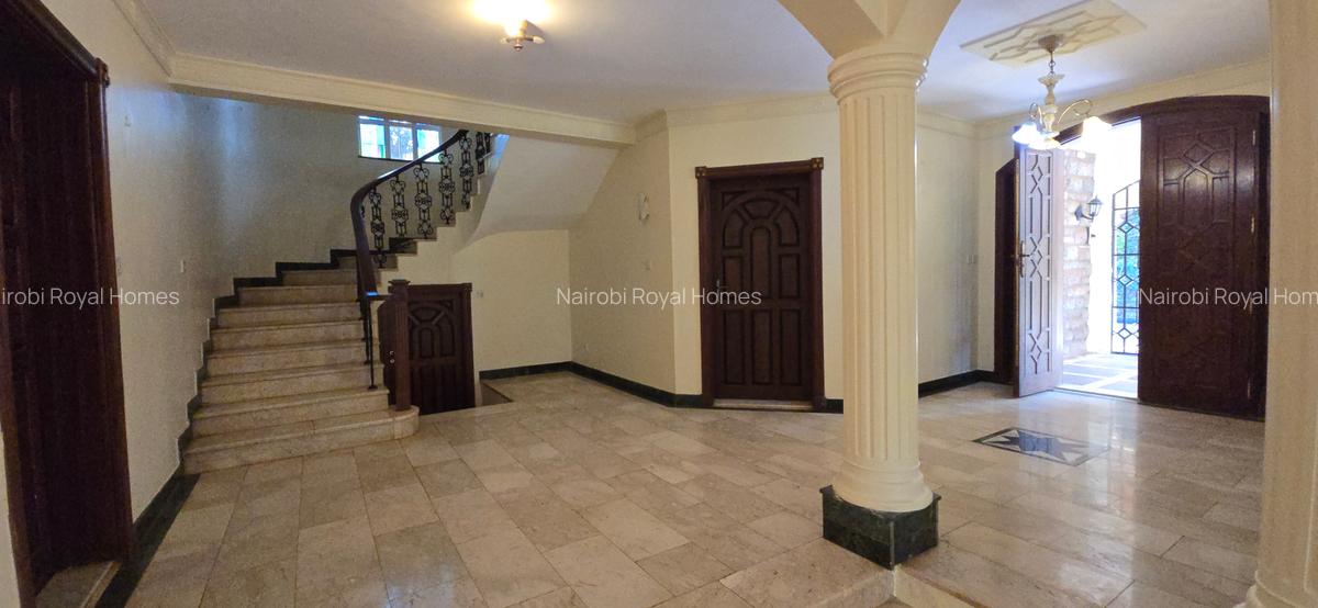 5 Bed House with En Suite at Hillview Clozse - 17