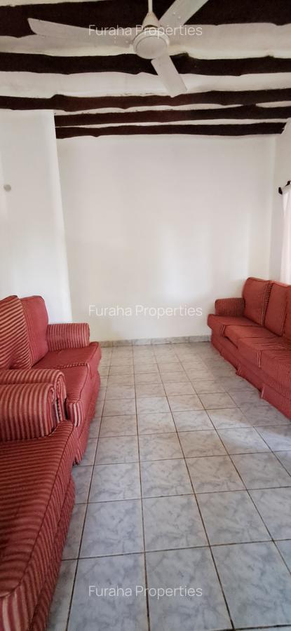 Serviced 2 Bed Apartment with Swimming Pool at Beach Road - 4