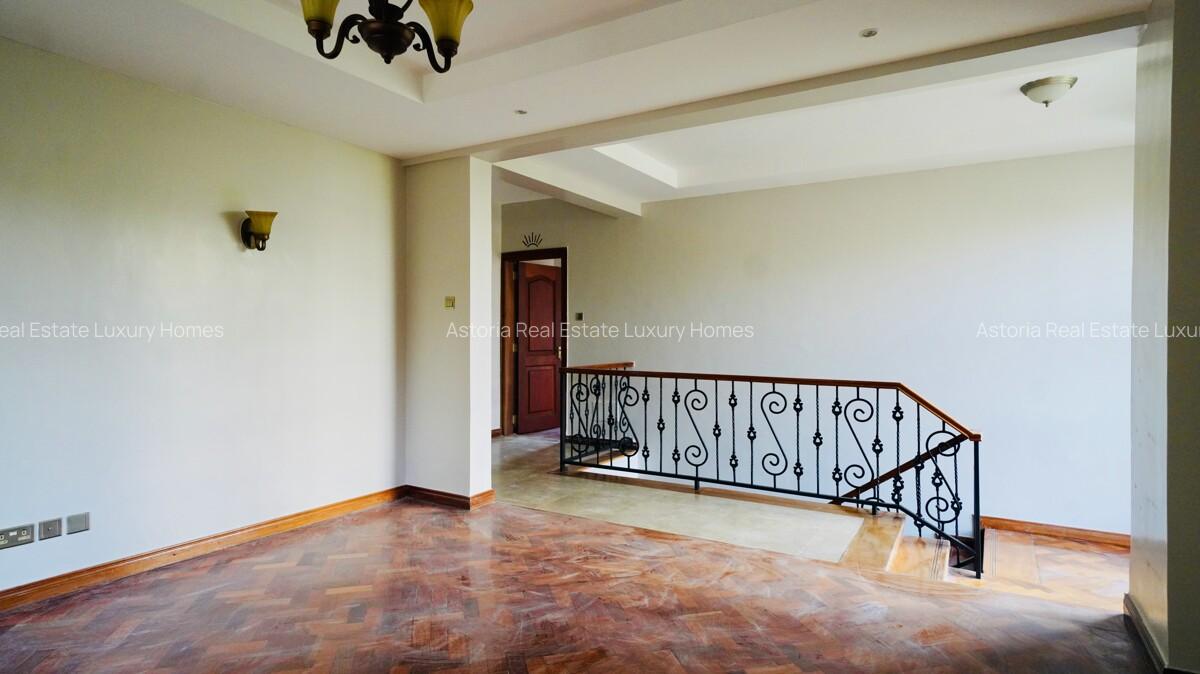 4 Bed Apartment with En Suite at 2026-535 - 3