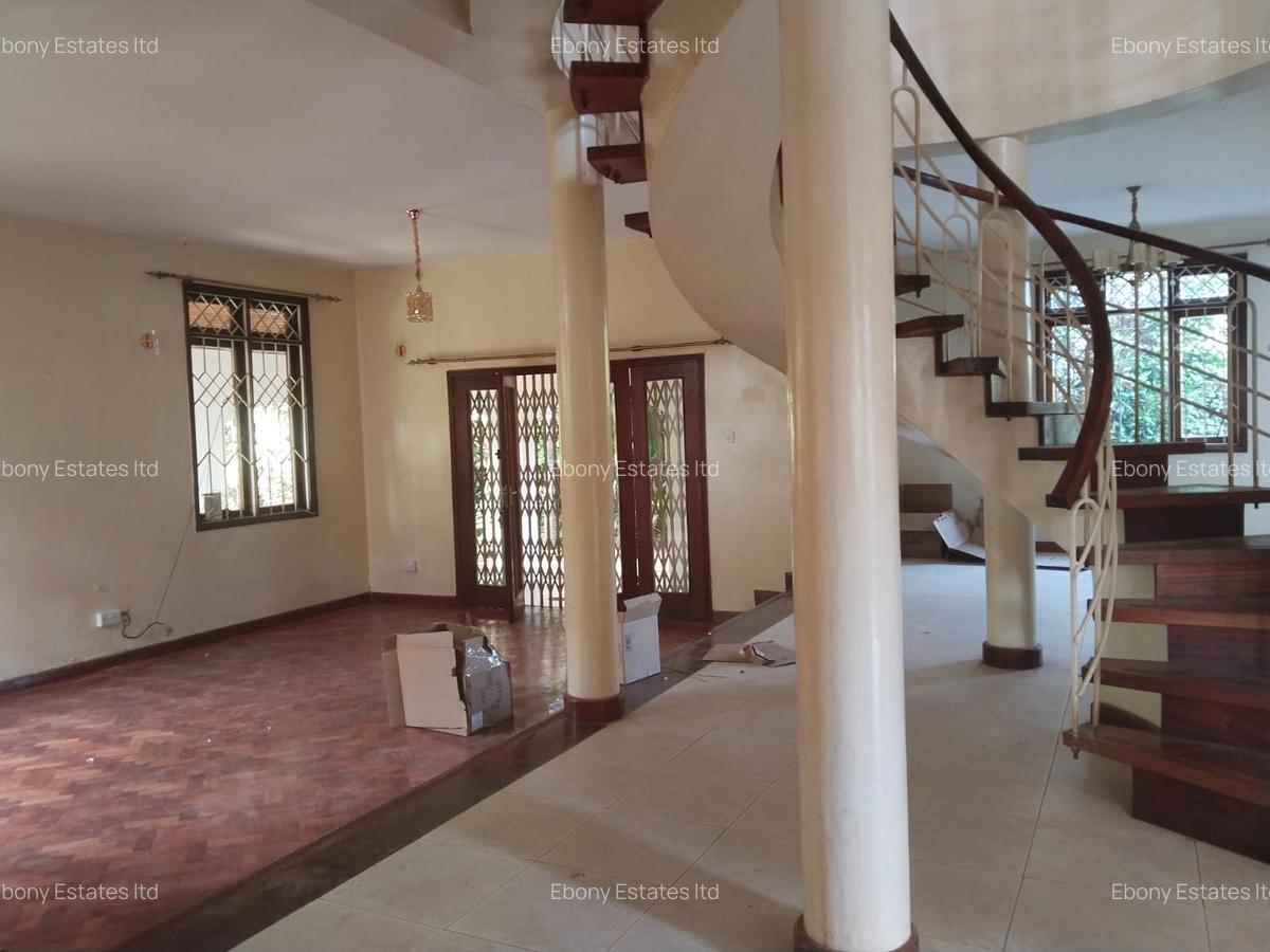 4 Bed Townhouse with En Suite in Lavington - 14