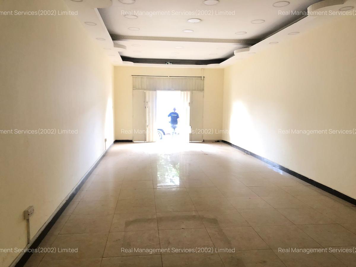 1,000 ft² Shop at Ngara - 4