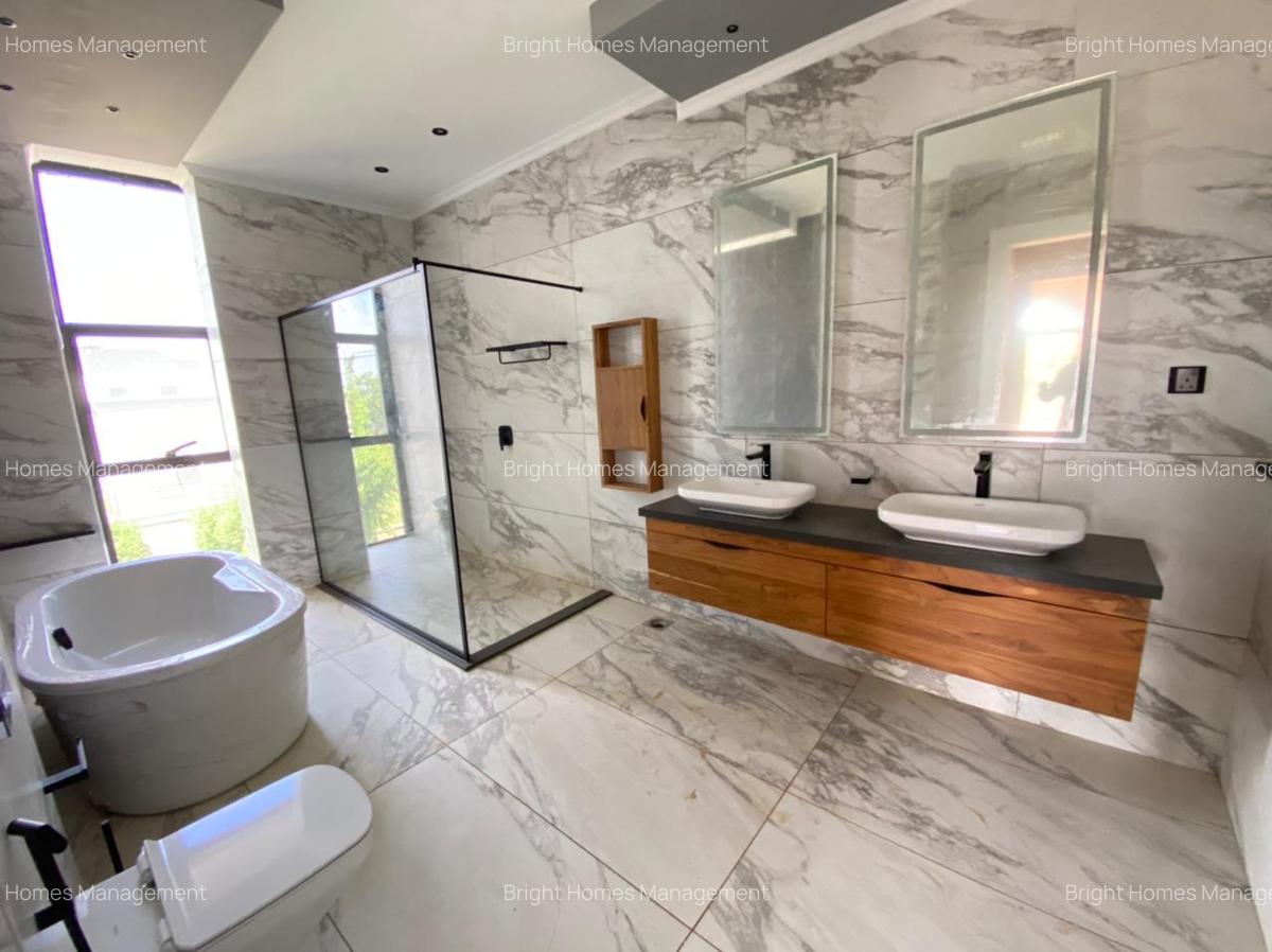 5 Bed Villa with En Suite in Loresho - 8