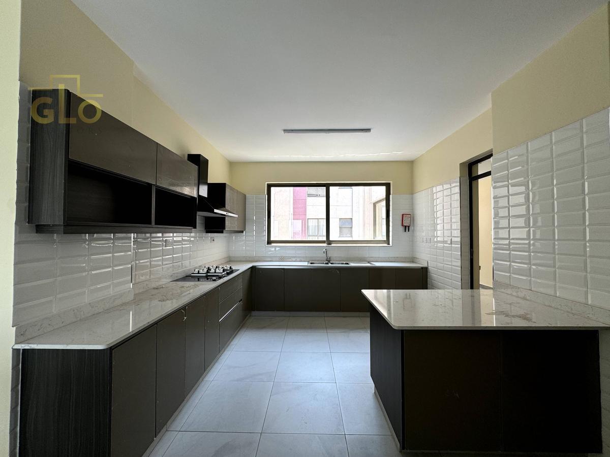 4 Bed Apartment with En Suite in General Mathenge - 8