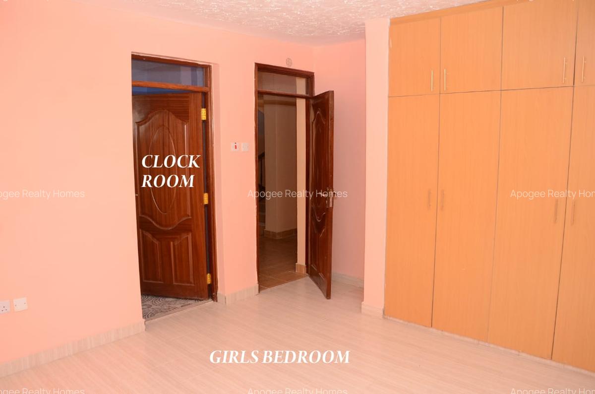 4 Bed House with En Suite at Membley - 15