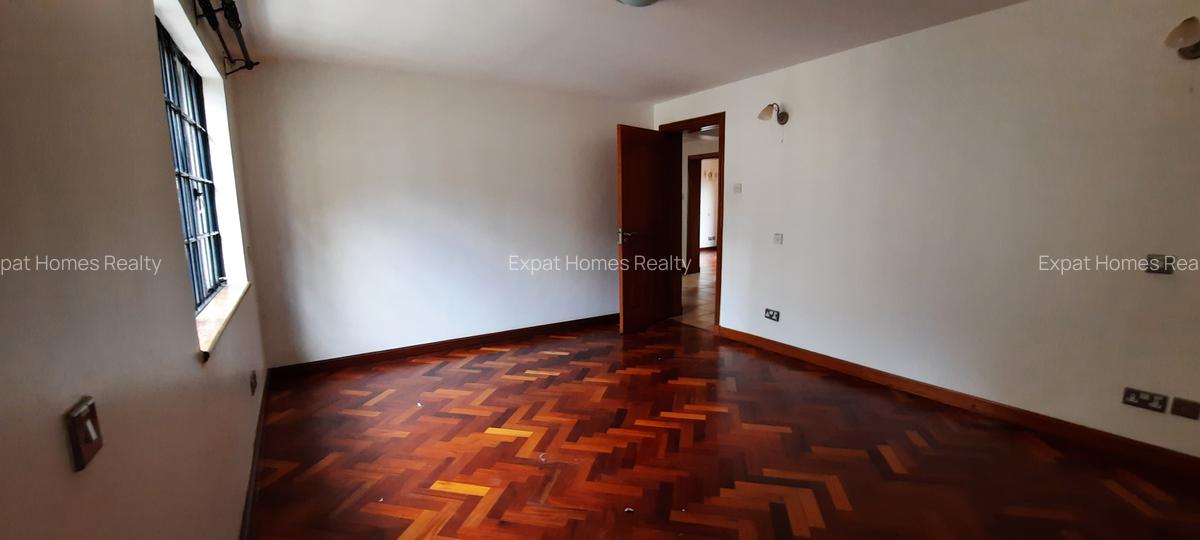 5 Bed Townhouse with En Suite in Lavington - 7