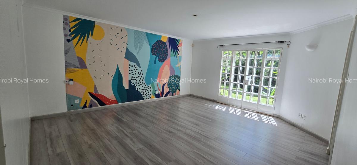 4 Bed House with En Suite at Lavington Road - 8