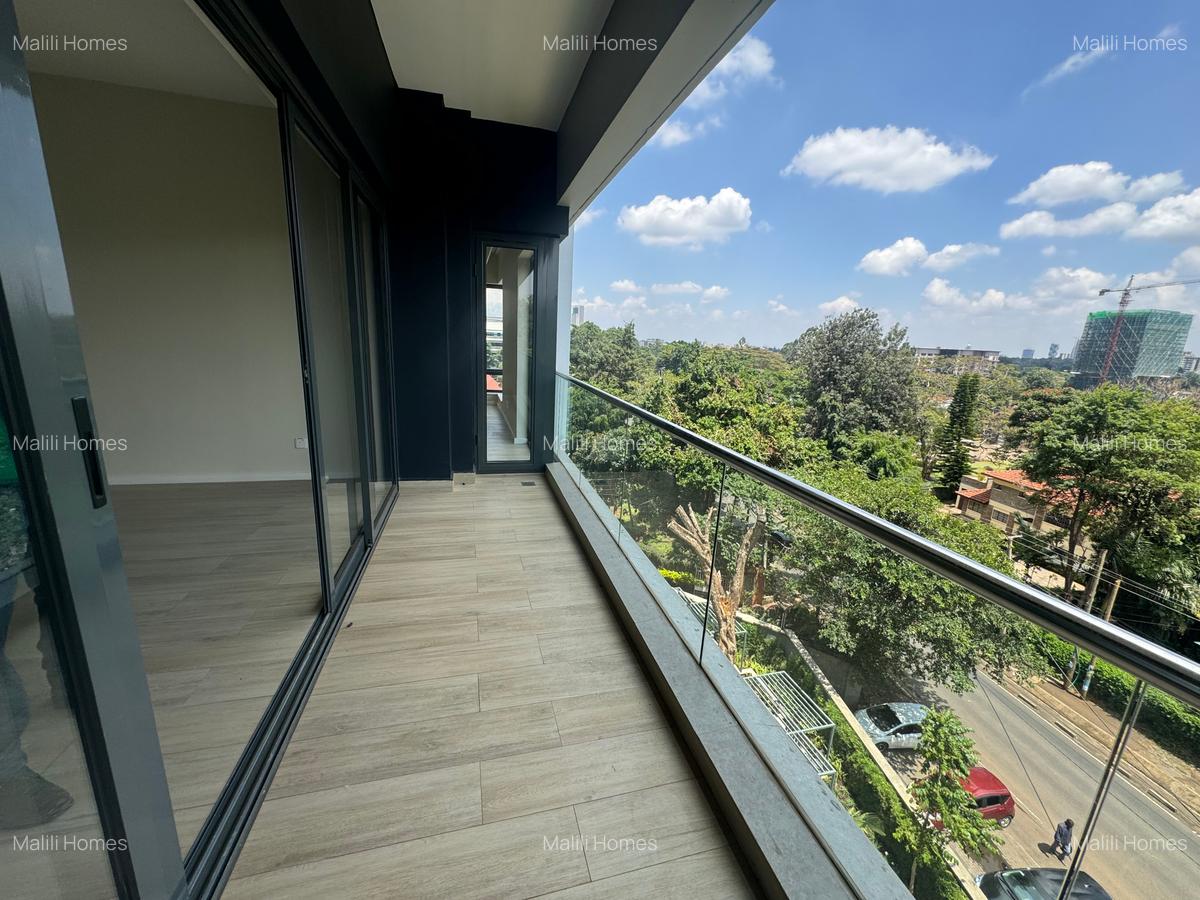 2 Bed Apartment in Riverside - 5
