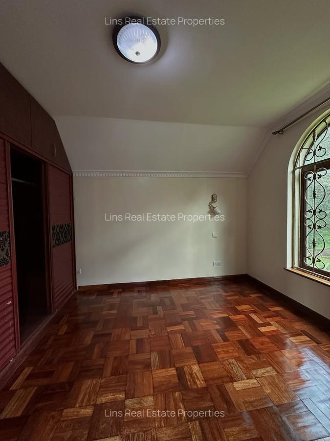 5 Bed Townhouse with En Suite in Lavington - 6