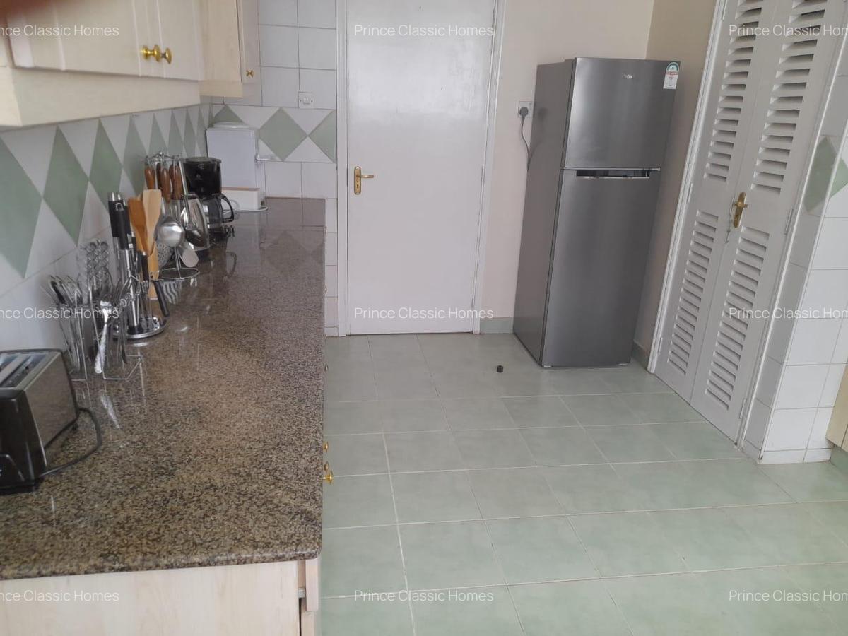 3 Bed Apartment with En Suite in Lavington - 3