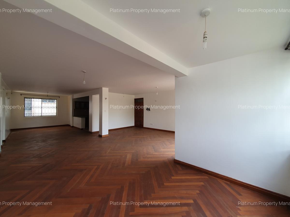 4 Bed Apartment with En Suite in General Mathenge - 1