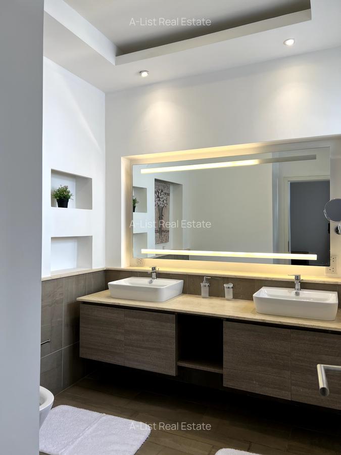 4 Bed Apartment with En Suite at Riverside Drive - 17