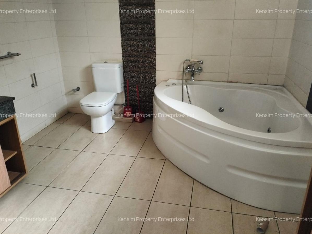 4 Bed Townhouse with En Suite in Lavington - 13