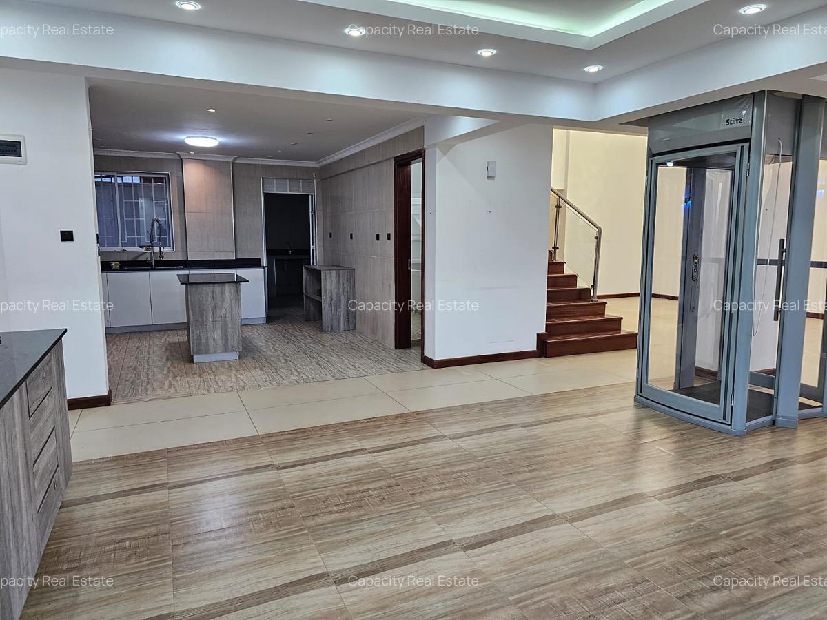 5 Bed Apartment with En Suite in General Mathenge - 2