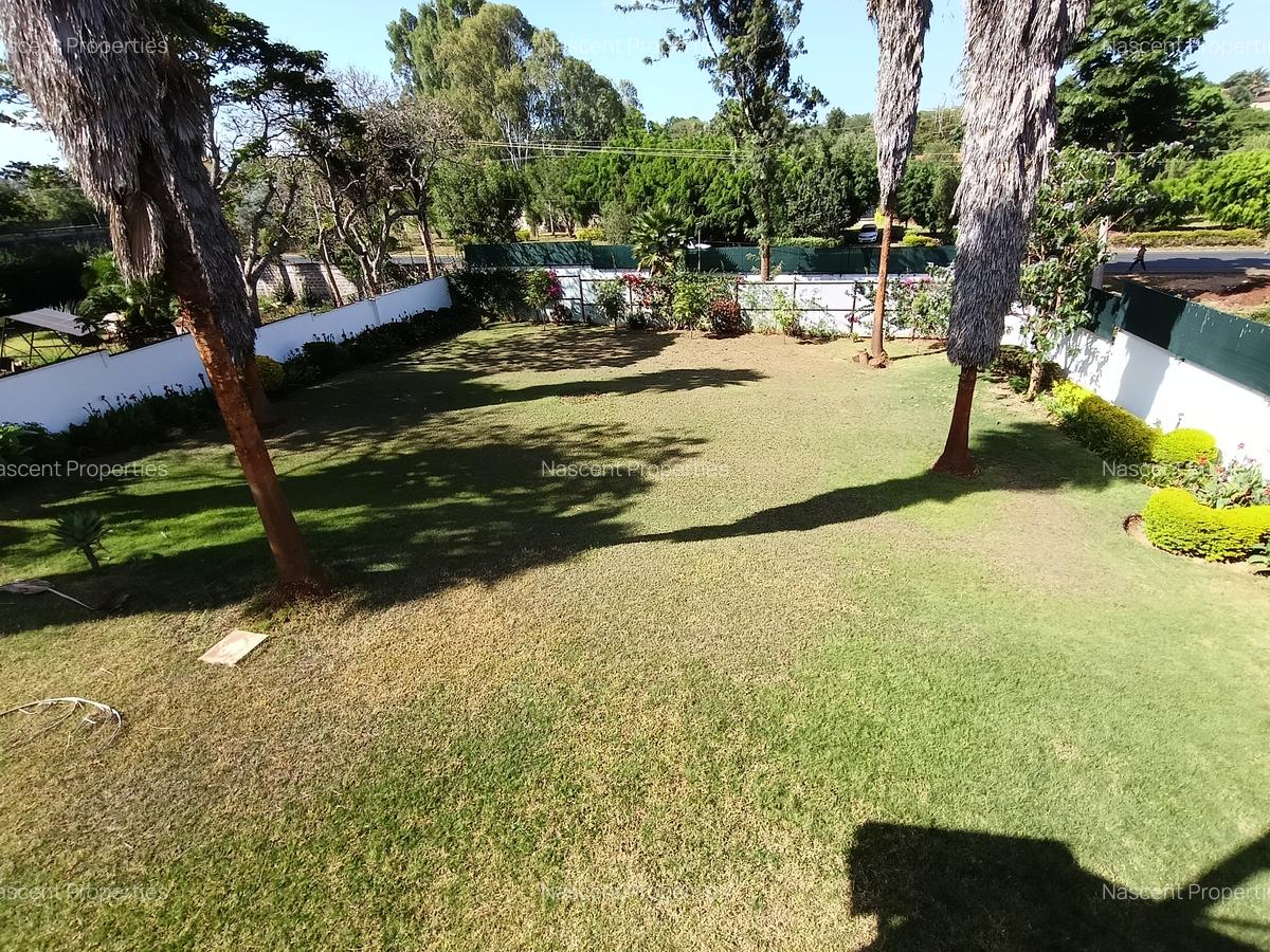 5 Bed House with En Suite in Runda - 19