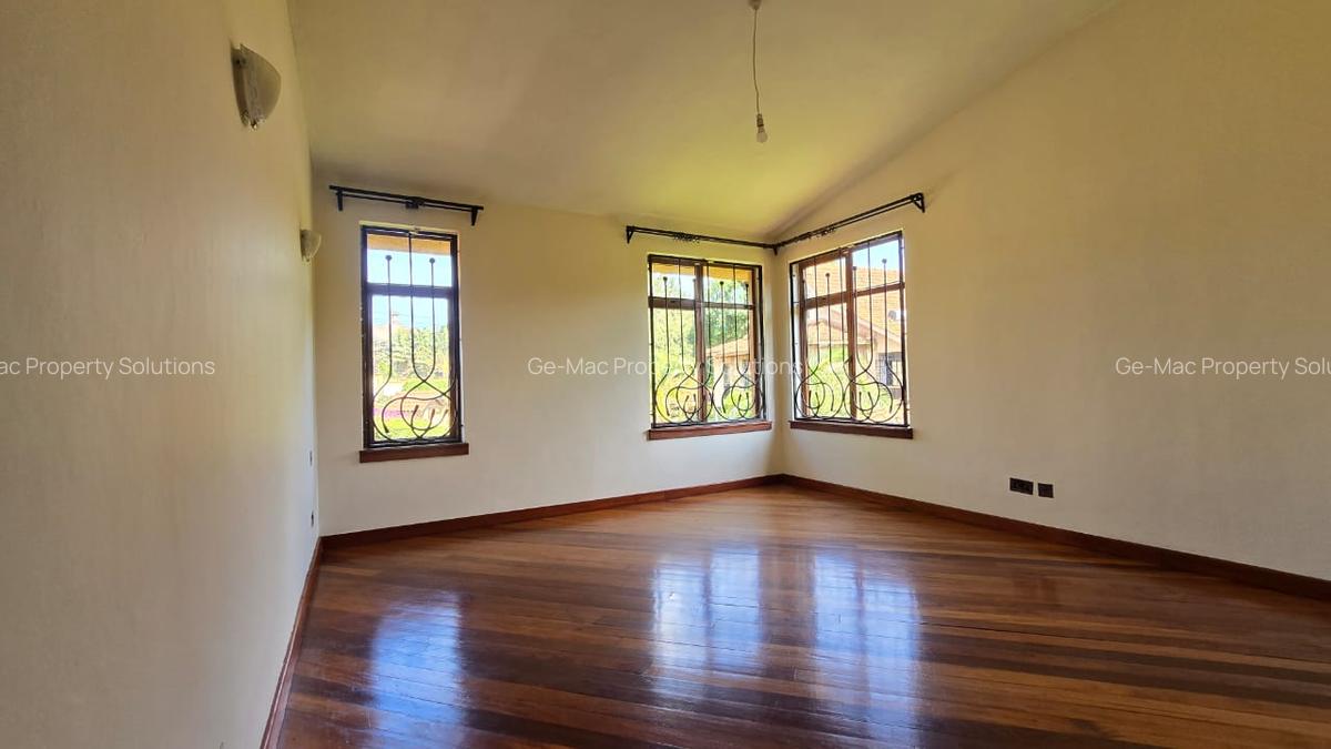 5 Bed House with En Suite in Runda - 8